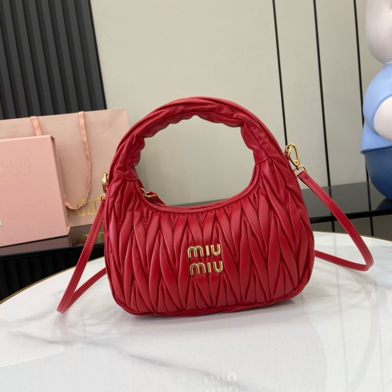 Miu Miu Wander matelassé nappa leather hobo bag-Red