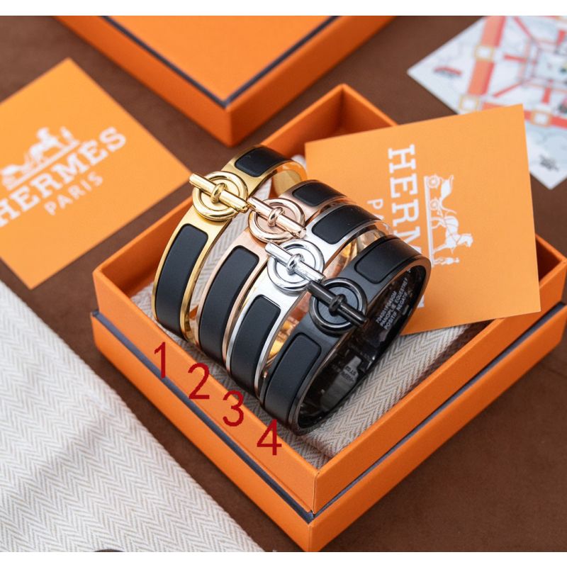Hermes Clic Genan Bangle-Black