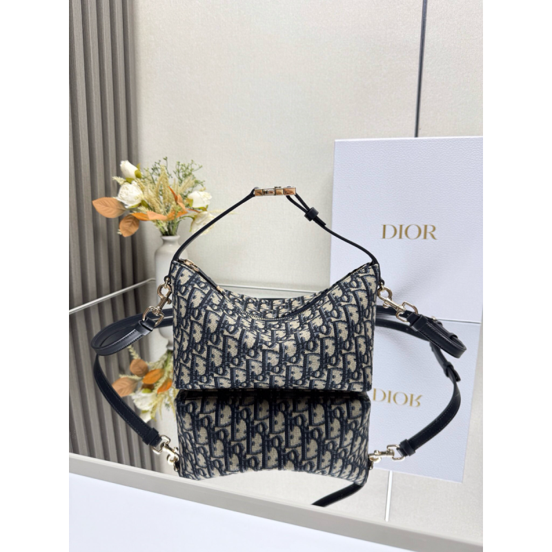 Medium Diortravel Normad Pouch